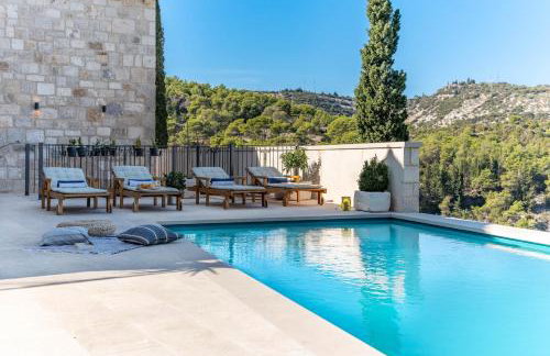 Villa Ani! Traditional and luxurious 4-bedroom villa with heated pool and sea views - Foto 9