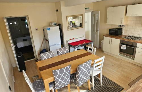 ENTIRE HOUSE- Near Common Wealth Games PERRY BARR - Foto 2