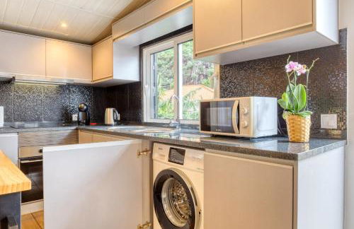 Casa da Praia, a Home in Madeira - Photo 18