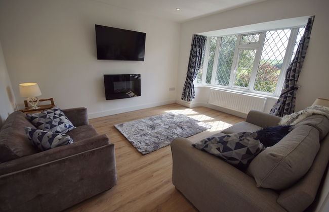 Vale View - Sleeps 6 - Pets Ok - Garden - Parking - Foto 7