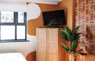 70s Hideaway Guest Studio for 2 I Private I Self Contained I Near Cardiff - Photo 2