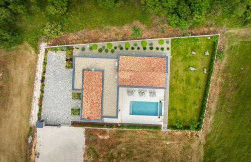 Villa Lastine by Villsy - Photo 24