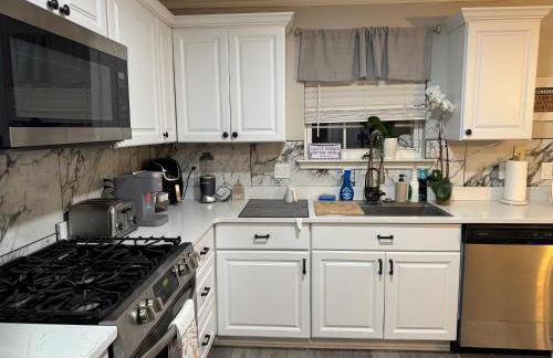 ThrillStay Braves & Six Flags Family House - Foto 43