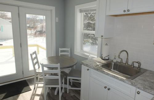 Beach Town Escape - Newly-Remodeled & Gorgeous! - Photo 27