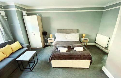 S Gravesend 1 Bed Flat 2 Min Walk STN-Town Centre - Foto 10