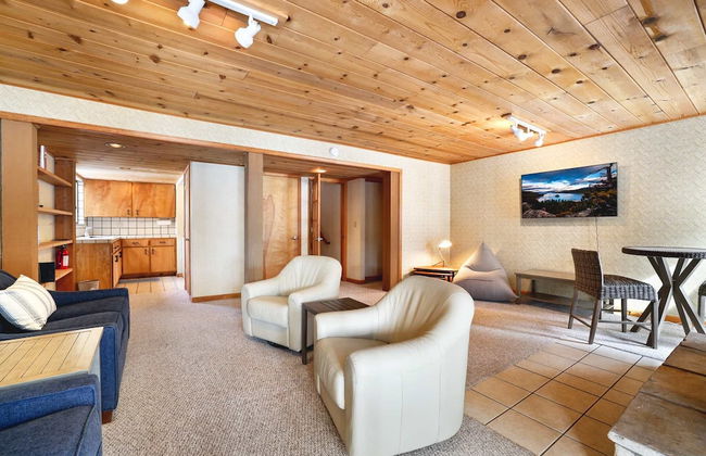 Tahoe Forest Chalet 3BR House w/ Mountain Views - Foto 26