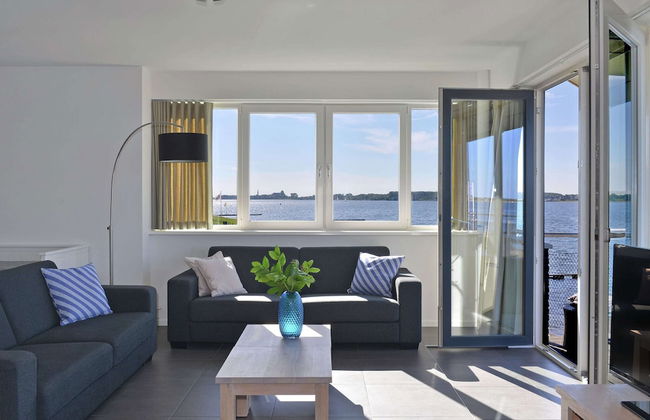 Waterfront Penthouse With Roof Terrace and Private Jetty - Foto 30