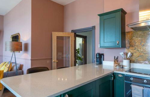 Stylish Beachfront Luxury Apartment, Sweeping Ocean Views and Log Burner - Foto 34