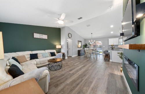 COZY home with fenced patio - Foto 50