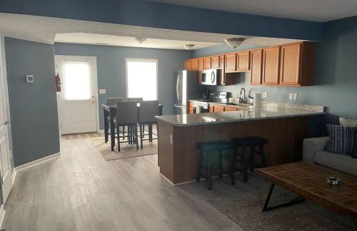 Beautiful 3 BR Townhome - Recently Updated! - Foto 1