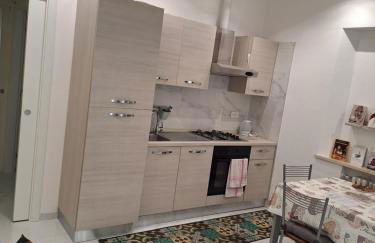 Appartamento al piano terra con ingresso indipendente, vicinissimo al mare - Foto 8