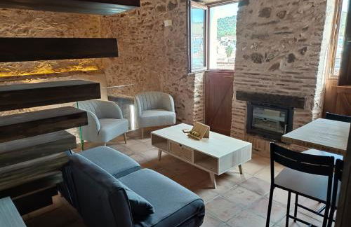 Balcón de la Moreria con leña - Photo 12