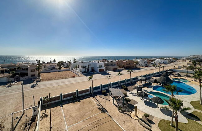 Poolside Family Retreat 2BR Condo - Foto 2