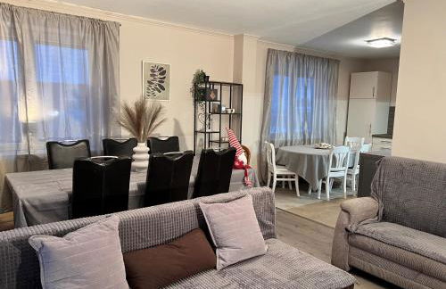 Geräumiges Haus mit viel Platz, Garten und den Parkplätzen - Foto 1