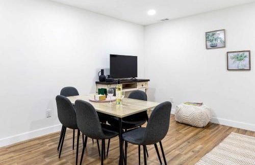 Family Retreat Near Disneyland & Downtown LA 4BR - Foto 9