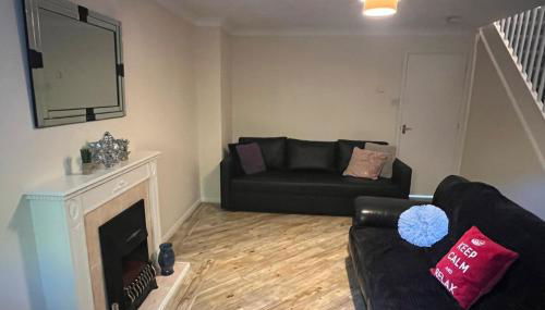 Spacious 3 Bed home situated in a beautiful area - SLEEPS 8 - Foto 2