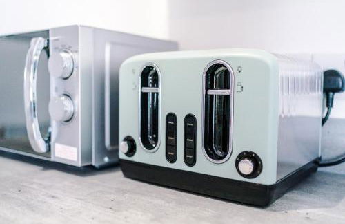 Formby Village Apartments By Greenstay Serviced Accommodation - Perfect For SHORT & LONG STAYS - Couples, Friends, Families & Business Travellers All Welcome - Dog Friendly - 7 - Foto 16