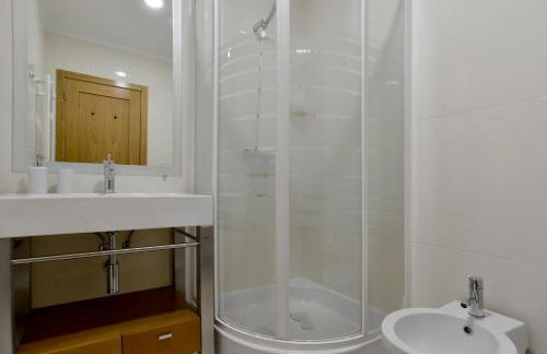 Gorgeous Beach Apartment - Checkinhome - Photo 29