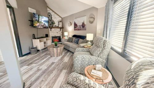 Lakefront Home-3BD25BADockGrillFirepitPool - Foto 4