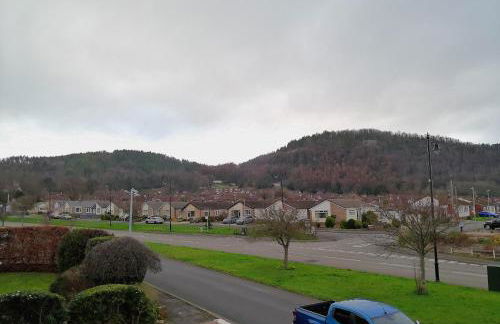 Modern Large 4-Bed Property sleeps 10 in Abergele - Photo 19