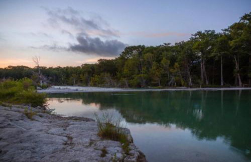 NEW Treehouse at Link Lane 2 Acres w Hot Tub - Foto 5
