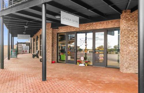 Ground Floor Waterfront on The Rez in Madison - Foto 30