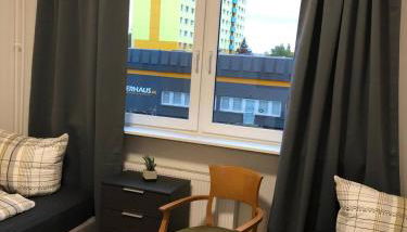 DKN - Ihr Zuhause auf Zeit in Halle - Vollmöbliert - Waschmaschine - Wlan - Nähe S-Bahn - Foto 2