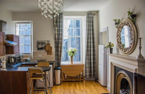 High Street at the Heart of the Royal Mile - Foto 1