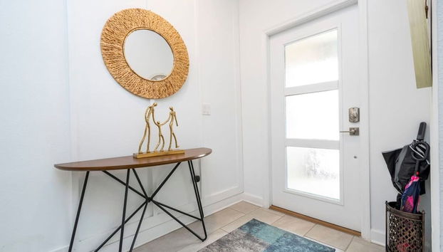 Vibrant Themed Home Prime Location - Foto 3, Habitación