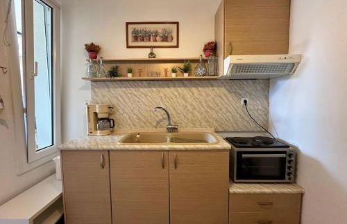 Comfortable Home - Photo 33