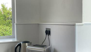 Large 2-bedroom maisonette with free parking - Foto 5, toaster