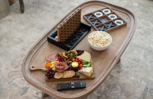 Whimsical Bluebird Cottage Hot Tub Patio Pet Friendly Central Location - Foto 24