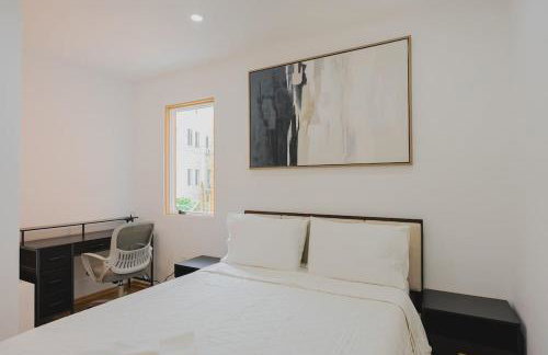 Luxury 3BD Short Walk to Airport - Foto 14