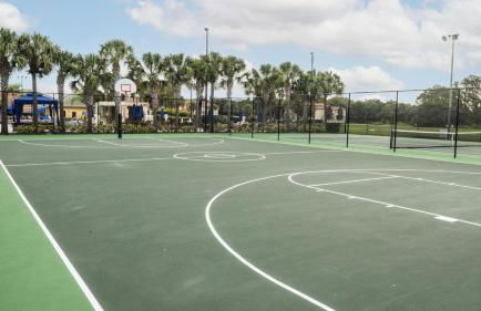 Spacious Vacation Home with Pool & Jacuzzi Near Disney - Foto 40