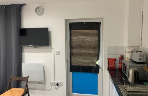 Cosy 1-bed Studio in Northolt - Foto 14