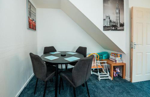 Family & Group Stay in Manchester - Free Parking - Foto 23