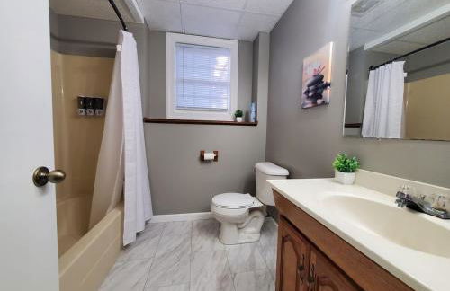 Quiet 3BR 2BA Near Mall, Shopping Centers, and I-94 - Foto 13