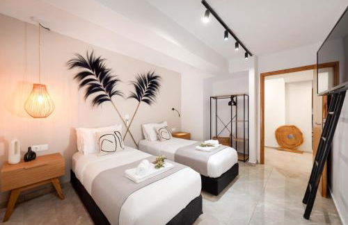 Hypnosis Beachside Villa with Private Heated Pool - Photo 37