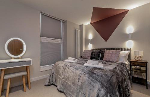 MK CITY CENTRE, THE DIAMOND SUITE, FREE Parking Space, PREMIUM SPACIOUS Apartment with FOOSBALL TABLE - Foto 11