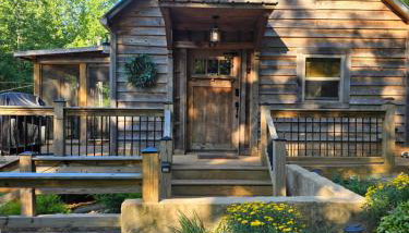 Couples Getaway Cabin with a Loft Bed - Firepit - Creek Access - Photo 2