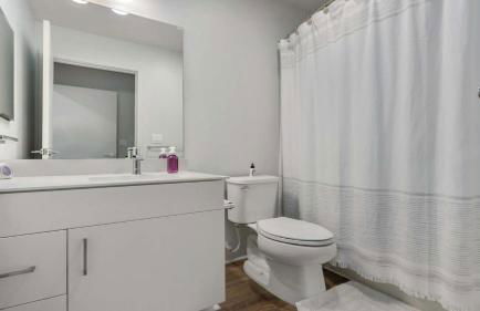 Newly Luxury Condo Oasis - Foto 10