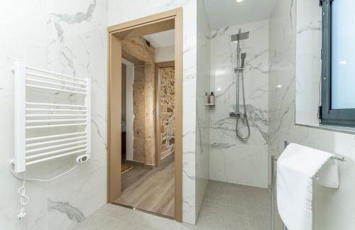 Villa with private Pool and Garden - Foto 17