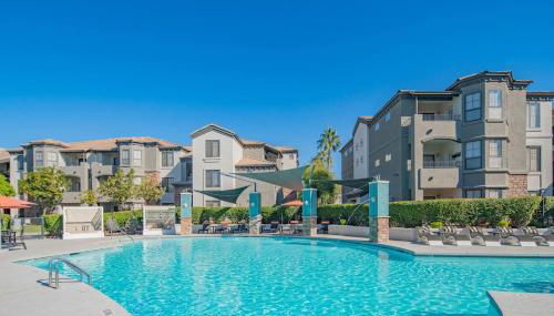 Relaxed 2BD King Bed Pool, Hot Tub, Gym, Parking - Foto 2