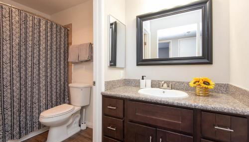 Chic Hollywood Retreat 2Bed Rooftop Pool with Iconic Views - Foto 4