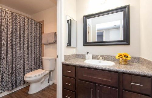 Chic Hollywood Retreat 2Bed Rooftop Pool with Iconic Views - Foto 4