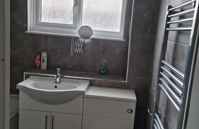 Impeccable 4-bed House in London With Jacuzzi - Foto 20