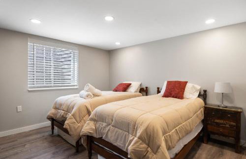 Newly Renovated 5BR 2 Living Rooms Sleeps 10 - Foto 25