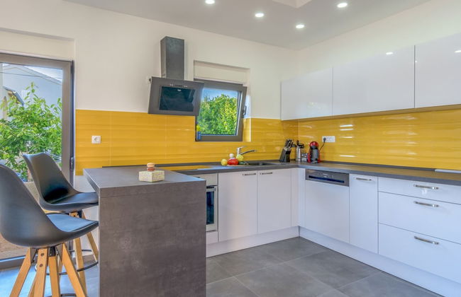 Villa in Turanj With Stunning Sea Views - Foto 10