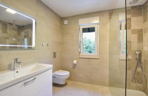 Beautiful Home In Omis With Sauna - Photo 44