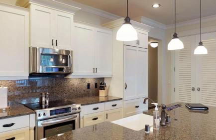 F211 Second Floor 3-bedroom Poolside Lanai - Foto 24